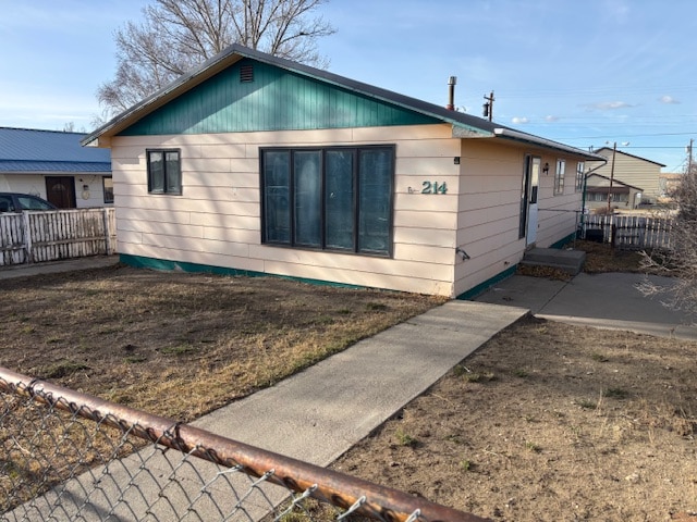 property at 214 5th Ave SW