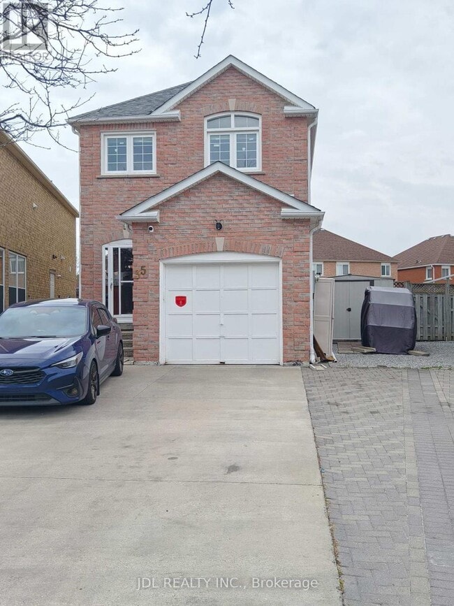 property at 35 Kenborough Ct