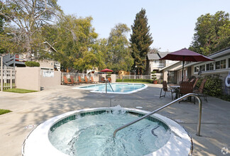 Sundance in Vallejo, CA - Foto de edificio - Building Photo