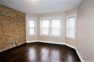 2223 N Sawyer Ave-Unit -1W in Chicago, IL - Building Photo - Building Photo