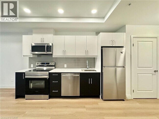1333 Weber St E in Kitchener, ON - Building Photo - Building Photo