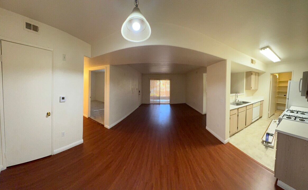 7885 W Flamingo, Unit Condo in Las Vegas, NV - Building Photo