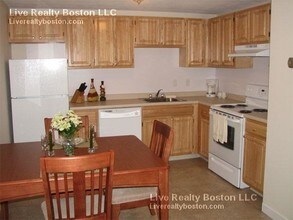 10 Totman Dr in Woburn, MA - Building Photo - Building Photo