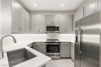 7622 Rockefeller Dr in Naples, FL - Building Photo - Building Photo