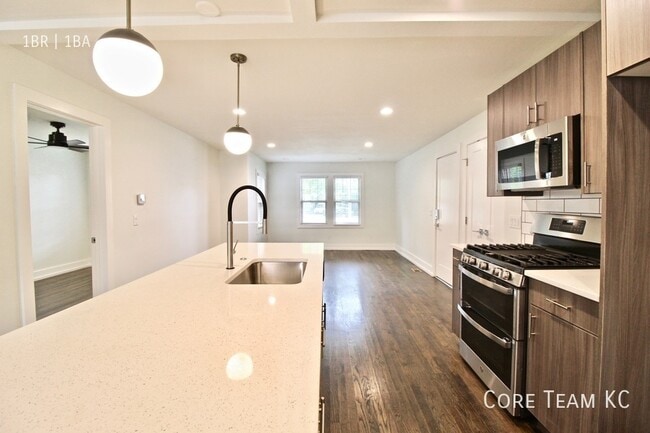 property at 4325 Roanoke Pkwy