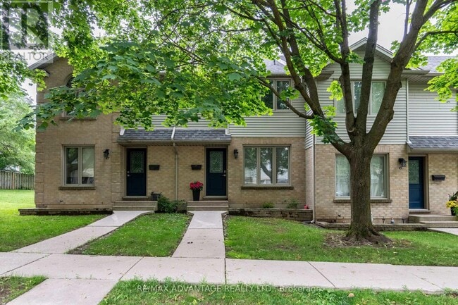 property at 925-925 Lawson Rd