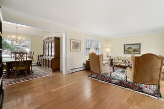 62 Sprain Valley Rd in Scarsdale, NY - Building Photo - Building Photo