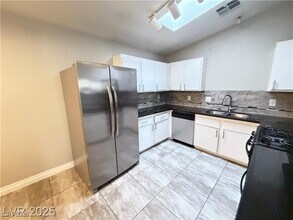 1913 Poppy Hill St in Las Vegas, NV - Building Photo - Building Photo