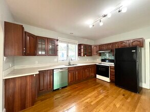 79 Franklin St-Unit -1 in Stoneham, MA - Building Photo - Building Photo