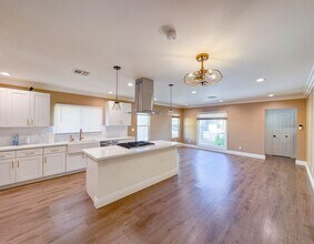 3017 W 84th St in Inglewood, CA - Building Photo - Building Photo