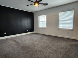 3500 Bristol Oxford Valley Rd, Unit 2 in Levittown, PA - Building Photo