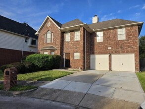 12215 Meadow Ln Ct in Stafford, TX - Building Photo - Building Photo