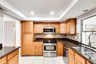 3460 NE 28th Ave in Lighthouse Point, FL - Building Photo - Building Photo