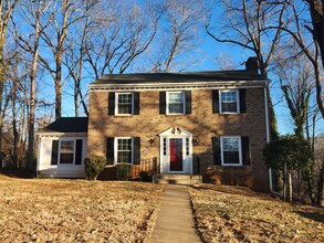 2204 Cambridge Pl in Lynchburg, VA - Foto de edificio - Building Photo