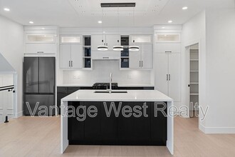 3774 Astoria Dr in West Kelowna, BC - Building Photo - Building Photo