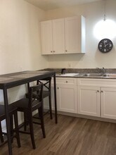 1717 E 17th St in Portales, NM - Building Photo - Building Photo