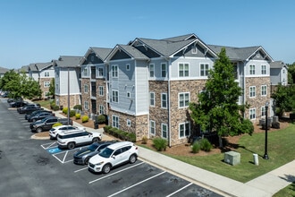 Evergreen at Five Points in Valdosta, GA - Building Photo - Building Photo