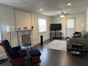 208 Coleridge Ave, Unit 2 in Altoona, PA - Foto de edificio - Building Photo