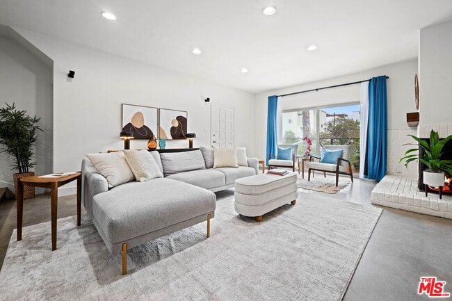20 Ironsides St in Los Angeles, CA - Building Photo - Building Photo
