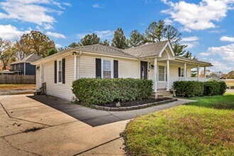 2906 Pace Rd in Clarksville, TN - Building Photo - Building Photo