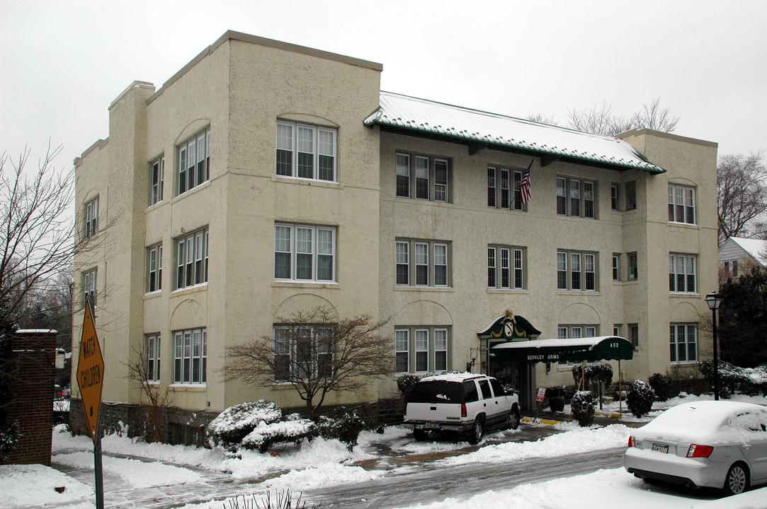 406 Berkley Rd in Haverford, PA - Foto de edificio