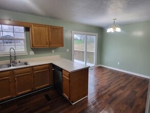 405 Bertha Way in Vine Grove, KY - Building Photo - Building Photo