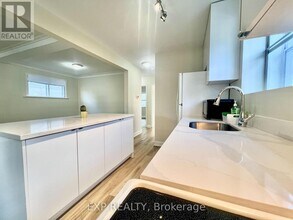 158 Hallmark Ave in Toronto, ON - Building Photo - Building Photo