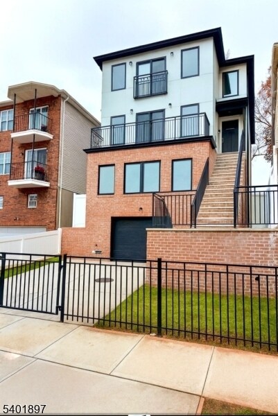 131 Hedden Terrace in Newark, NJ - Foto de edificio