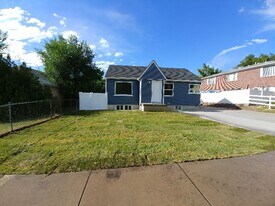 383 E 400 N in Bountiful, UT - Building Photo