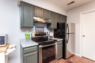 Edgemont Village in Columbus, OH - Foto de edificio - Interior Photo