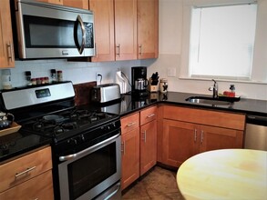 17 Pequossette St, Unit 2 in Watertown, MA - Building Photo - Building Photo