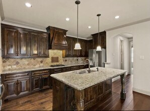 5018 Dominion Blvd in Irving, TX - Building Photo - Building Photo