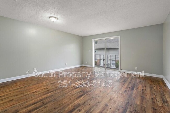 6527 Old Shell Rd in Mobile, AL - Building Photo - Building Photo