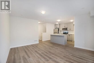 1130 Creekway Private in Ottawa, ON - Building Photo - Building Photo