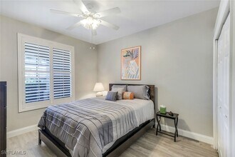 9150 Southmont Cove in Ft. Myers, FL - Foto de edificio - Building Photo