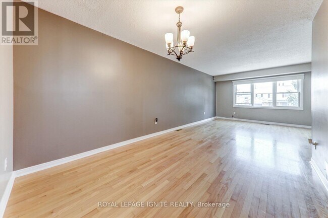 1279 Northmount St in Oshawa, ON - Building Photo - Building Photo