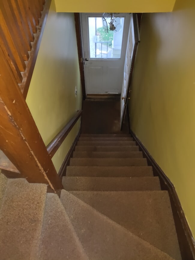 308 Hoboken Rd in East Rutherford, NJ - Building Photo - Building Photo