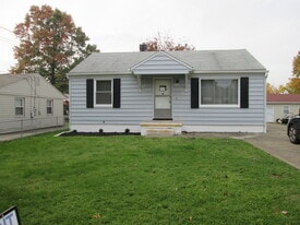 820 Lincoln Ave SE in Girard, OH - Building Photo