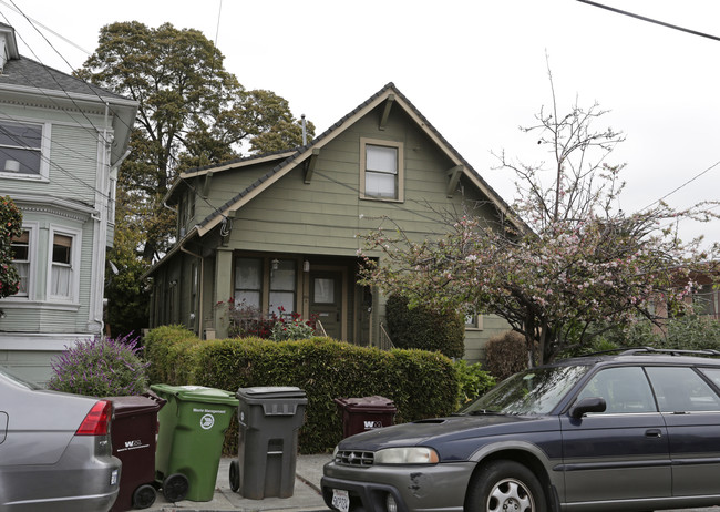 28-30 Yosemite Ave in Oakland, CA - Building Photo - Building Photo