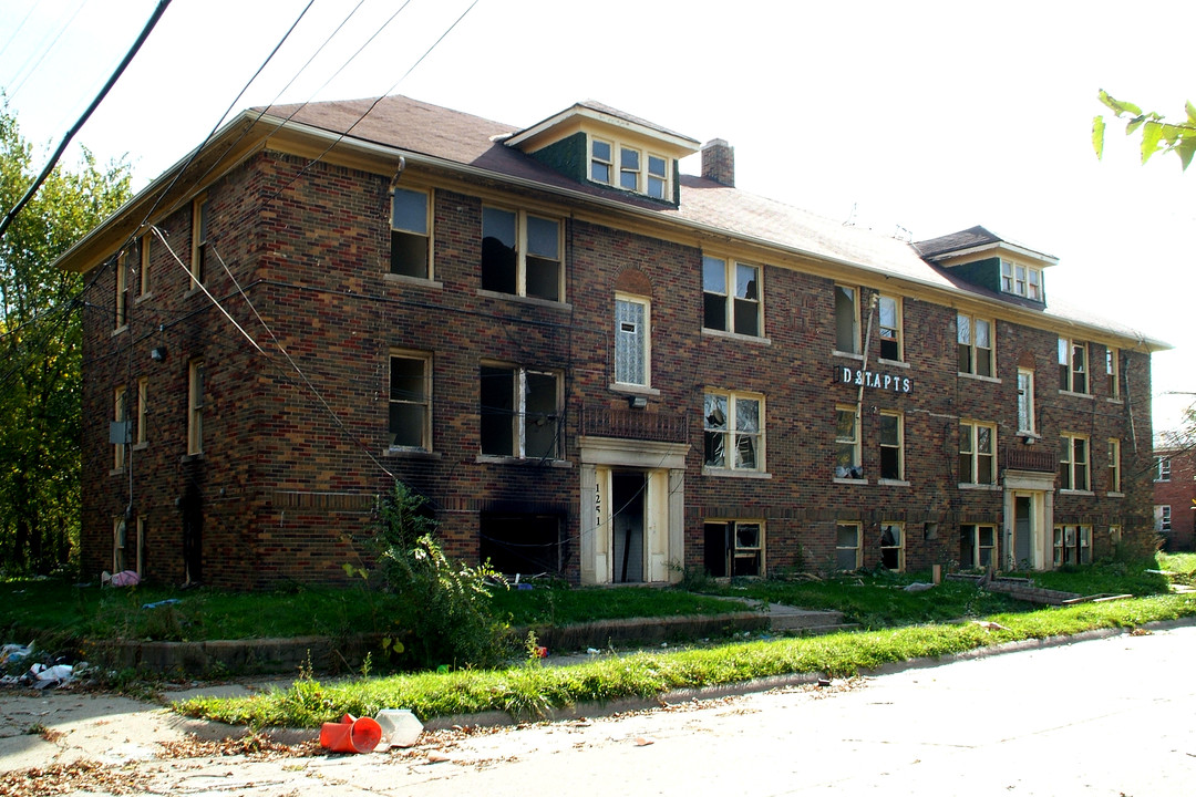 12510 Laurel St in Detroit, MI - Building Photo