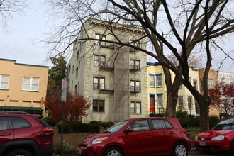 116 N Carolina Ave SE in Washington, DC - Building Photo - Building Photo