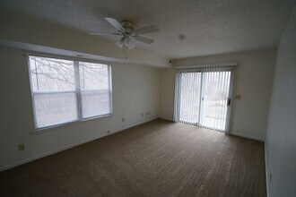 2501 Crestline Ct in Lawrence, KS - Building Photo - Building Photo