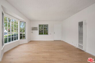 10534 Eastborne Ave in Los Angeles, CA - Building Photo - Building Photo