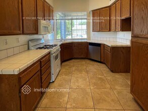 6010 Alpinespring Way in Elk Grove, CA - Building Photo - Building Photo