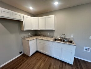 672 E Garfield St in Springfield, MO - Building Photo - Building Photo