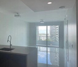 1080 Brickell Ave, Unit 1607 in Miami, FL - Building Photo - Building Photo