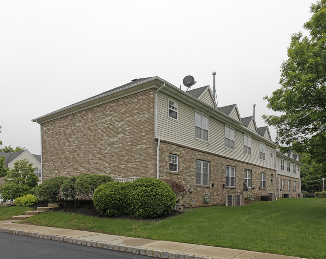 Floral Avenue Ventures in New Providence, NJ - Foto de edificio - Building Photo