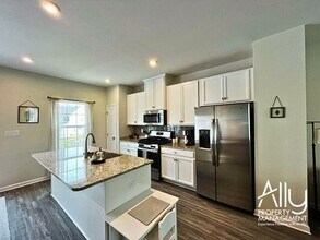 2424 Pocoson Wood Ct in Charlottesville, VA - Building Photo - Building Photo