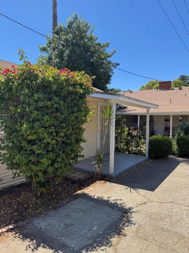 156 S Roosevelt Ave in Pasadena, CA - Building Photo - Building Photo