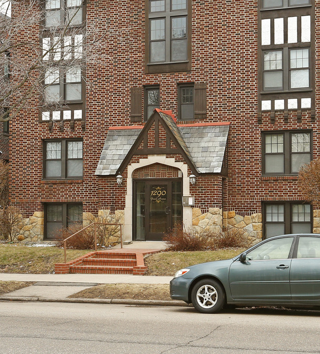 Grand Heritage Apartments in St. Paul, MN - Building Photo - Building Photo